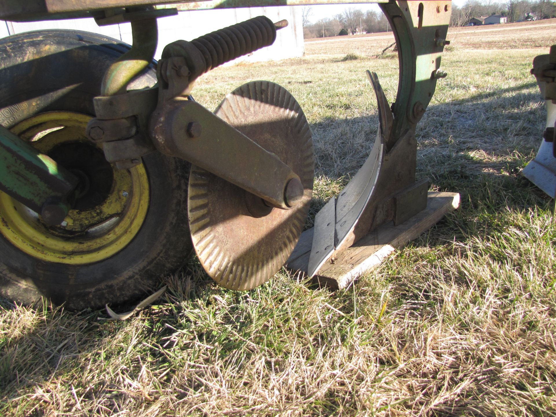 John Deere 8 x 16” 2350-2450 plow, onland hitch - Image 11 of 22