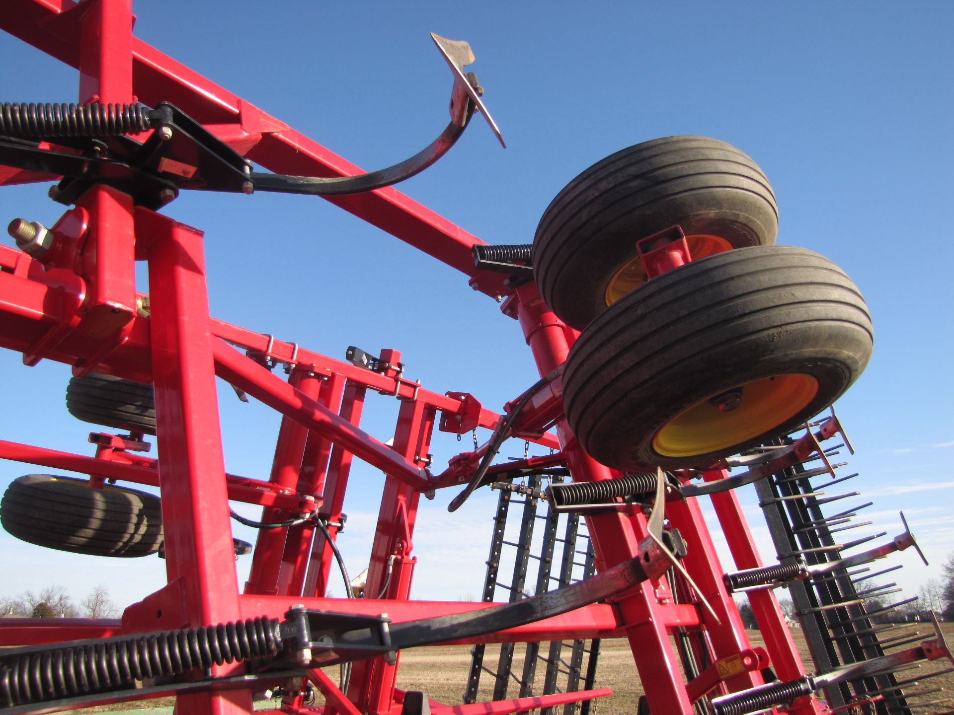 25’ Sunflower 6333 soil finisher, hyd fold, 6-bar high residue harrow, rear hitch, rear hyd - Image 13 of 31