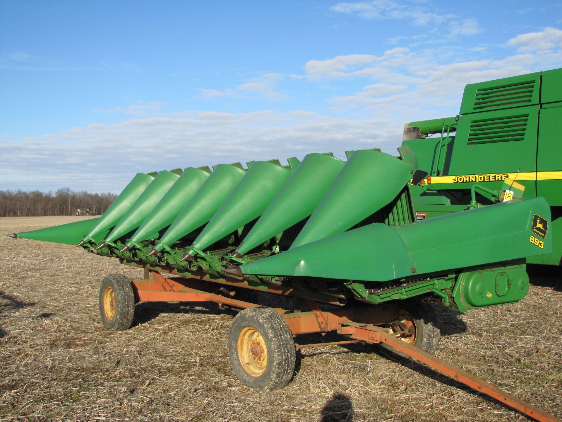 JD 893 corn head - Image 2 of 25