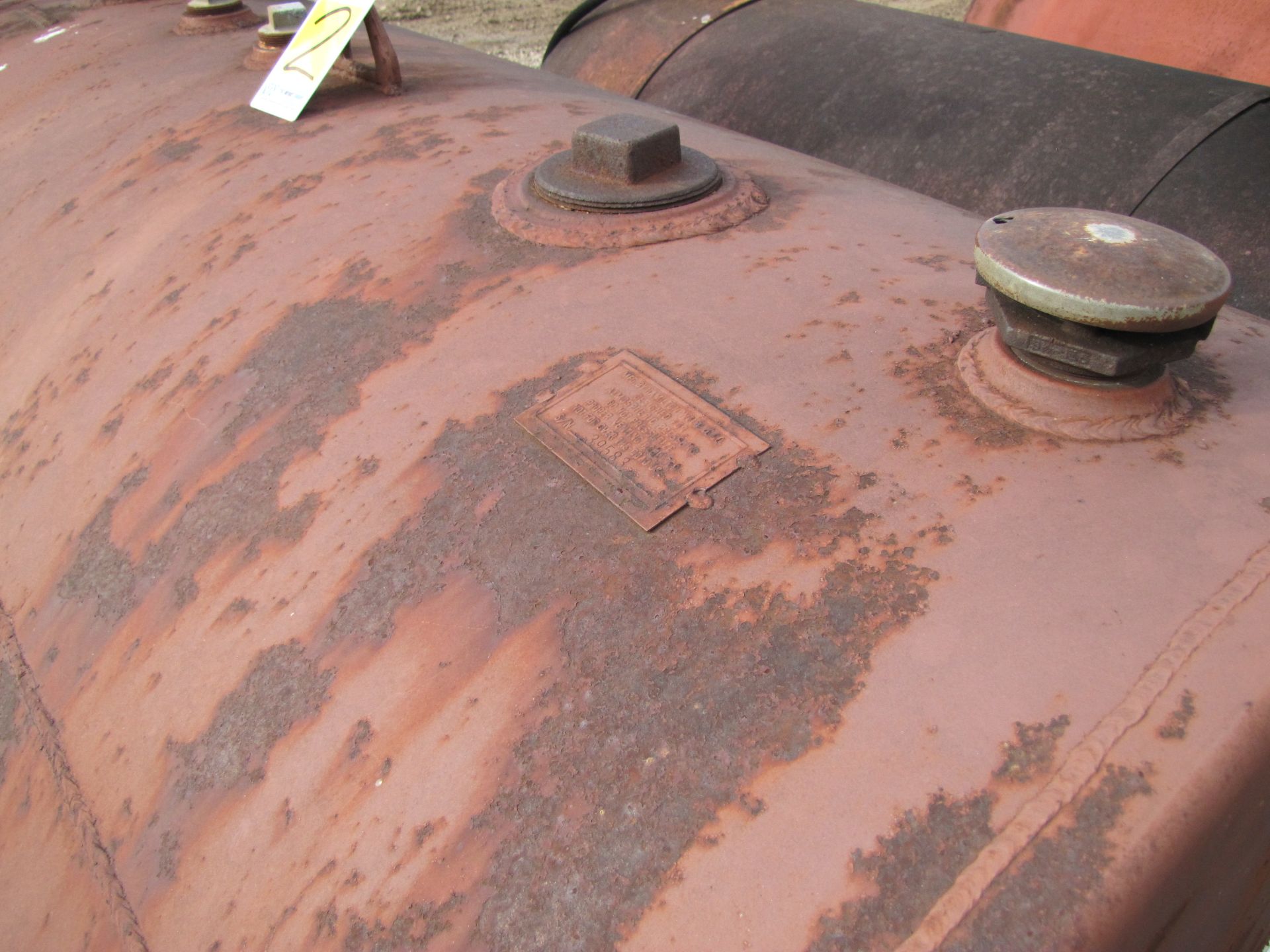 500 gallon fuel tank w/ electric pump - Image 7 of 9