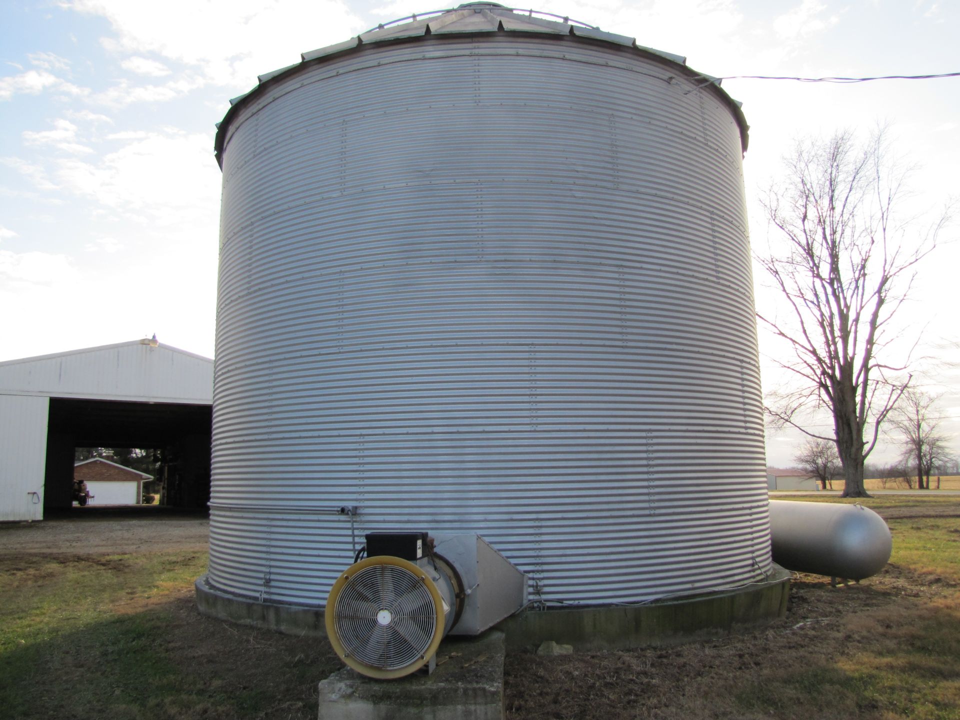 27’ x 7-ring grain bin - Image 7 of 14