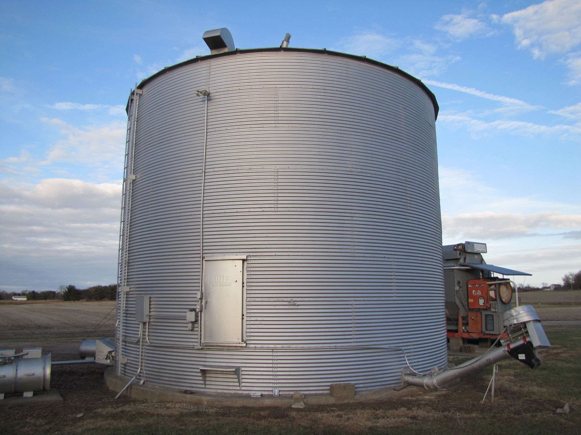 27’ x 8-ring grain bin