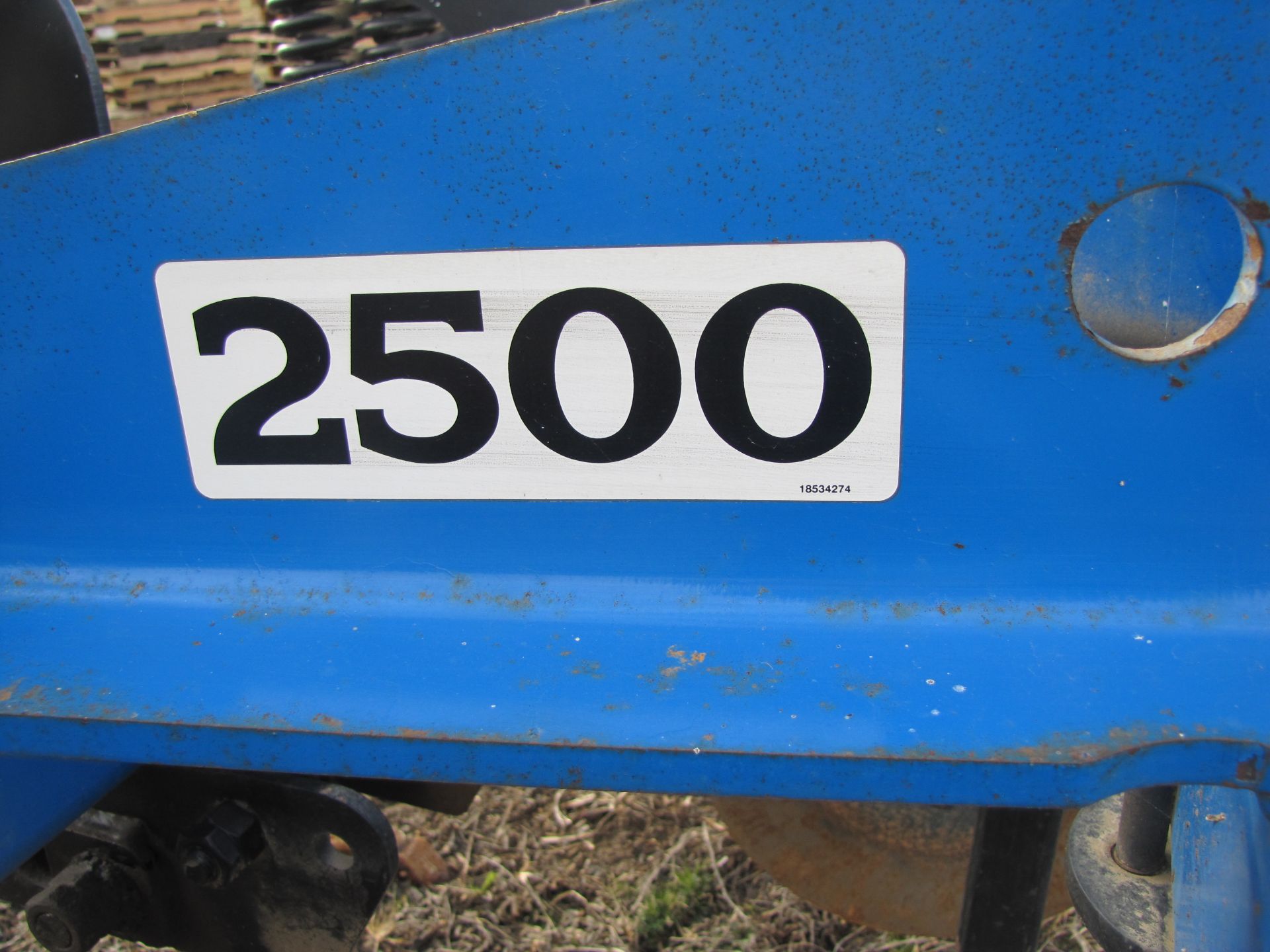 DMI 2500 5-shank in-line ripper, 3 pt, spring loaded no till shanks - Image 8 of 15