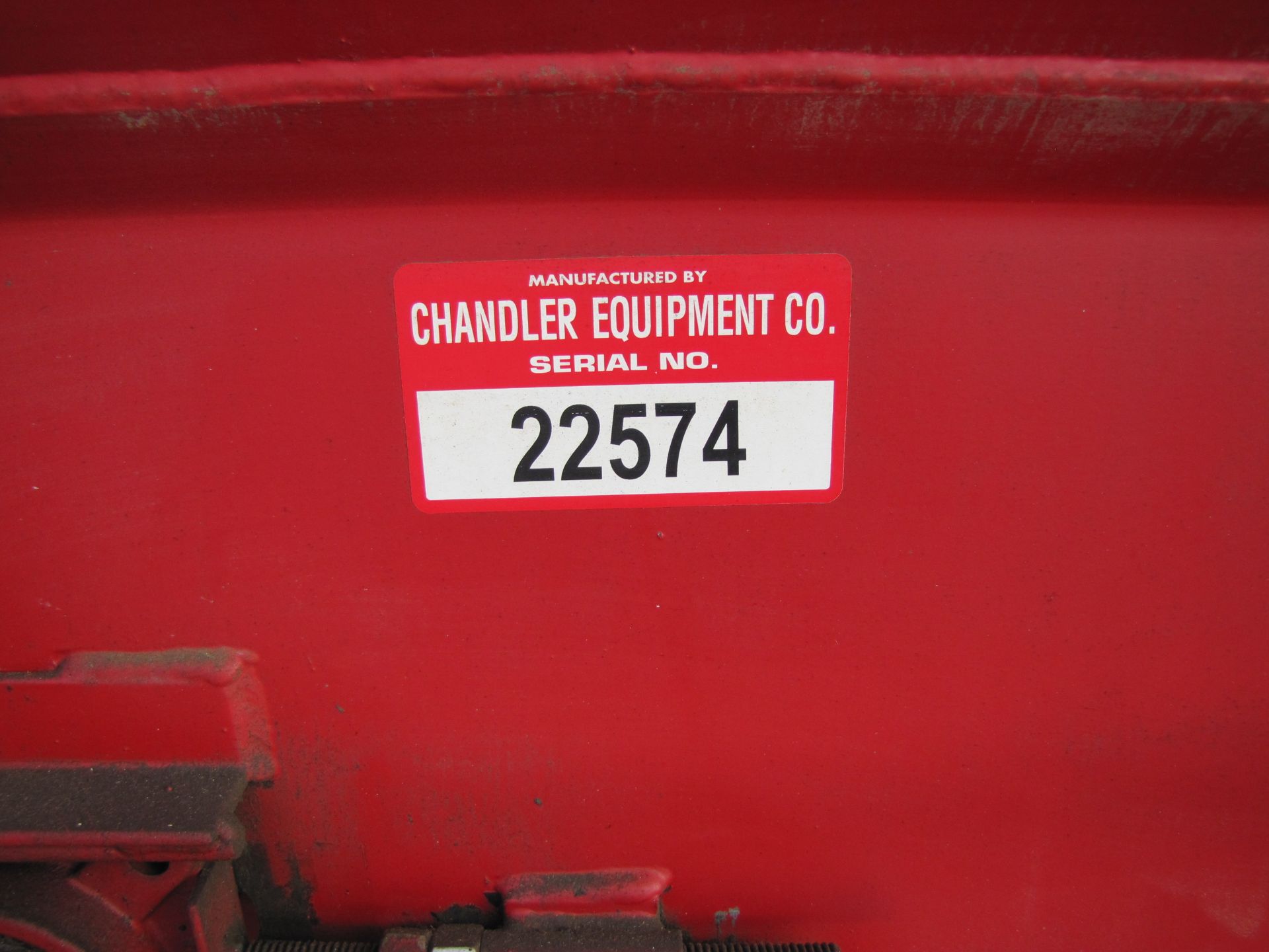 Chandler 6 T lime & fertilizer pull-type spreader - Image 32 of 34