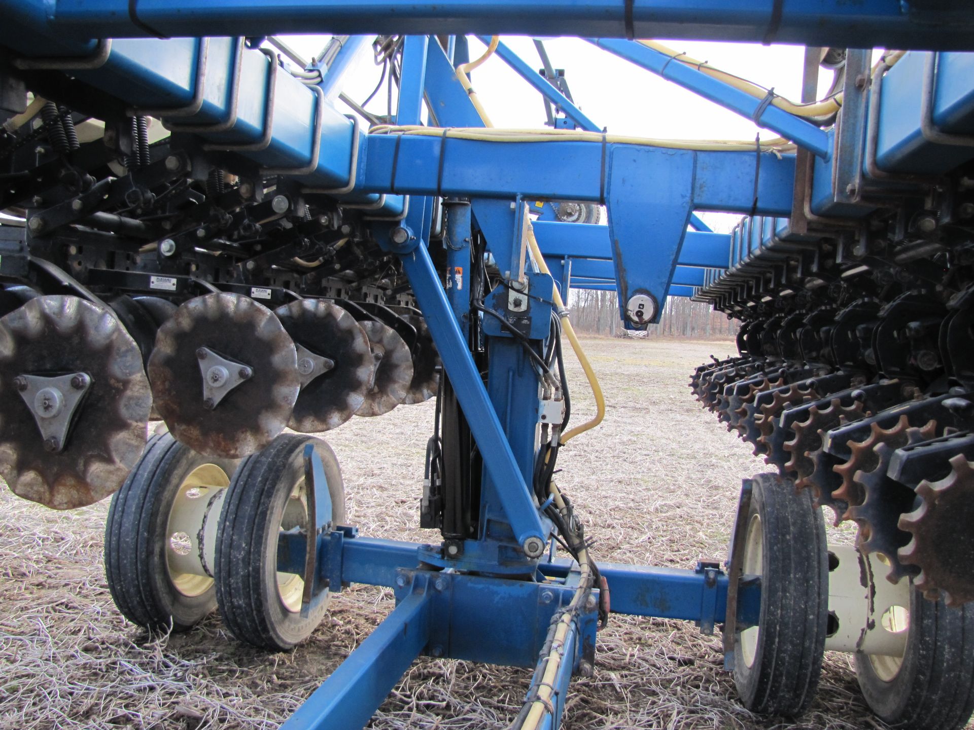 Kinze 3400 23-row planter - Image 36 of 38