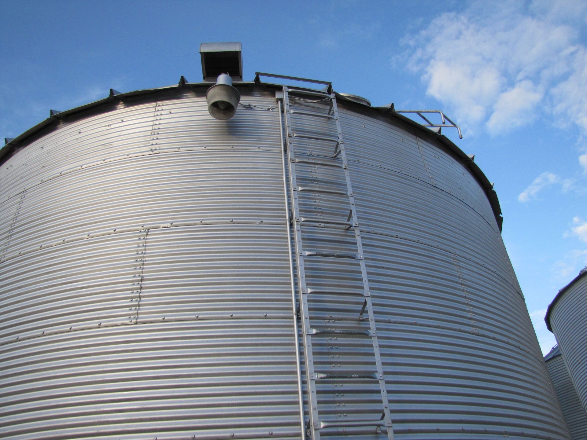 24’ x 7-ring grain bin - Image 8 of 16