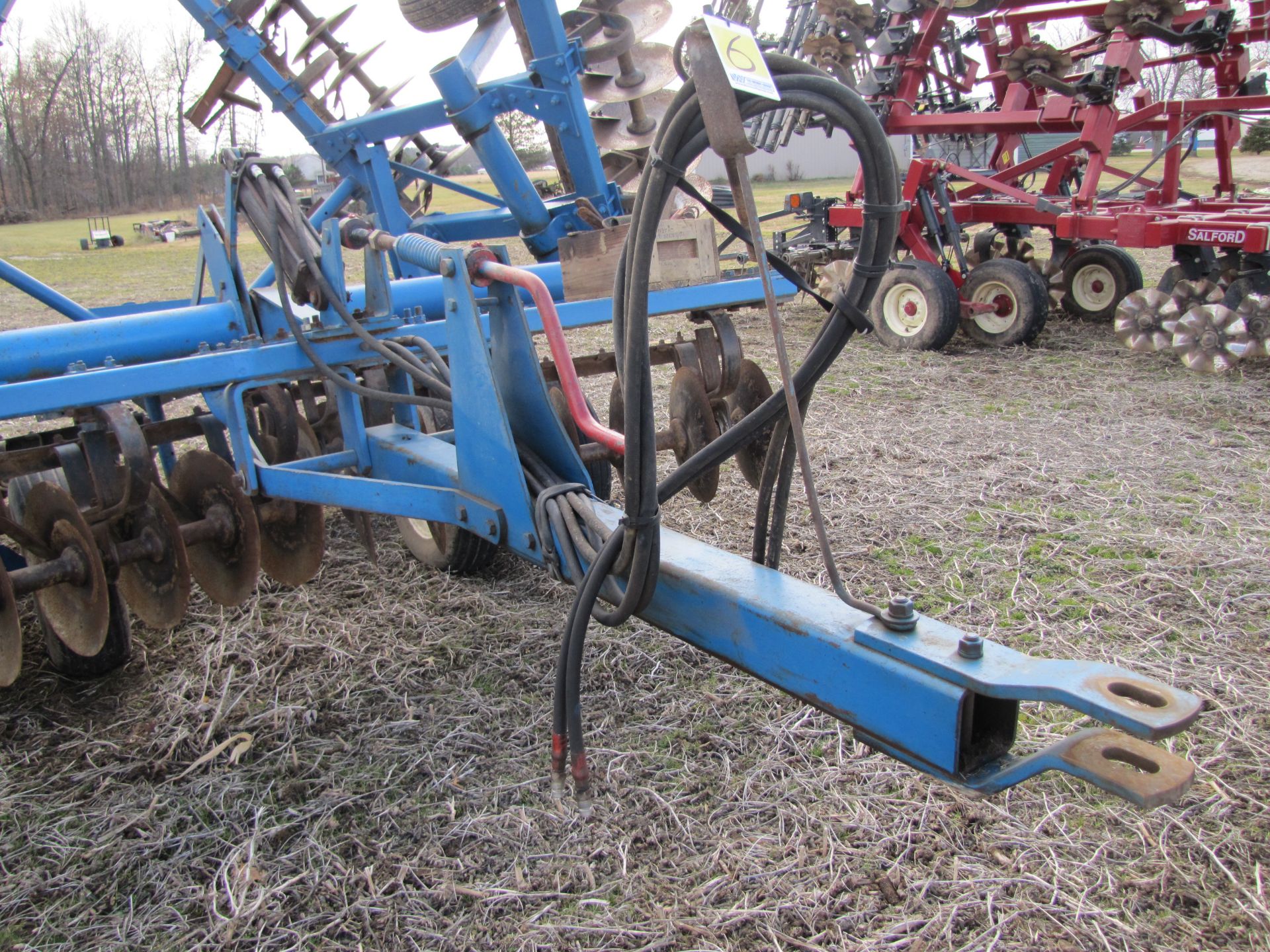 21’ Ford 242 disc, hyd fold, rock flex, 9” spacing w/ single bar harrow, same as White 271 - Image 8 of 30