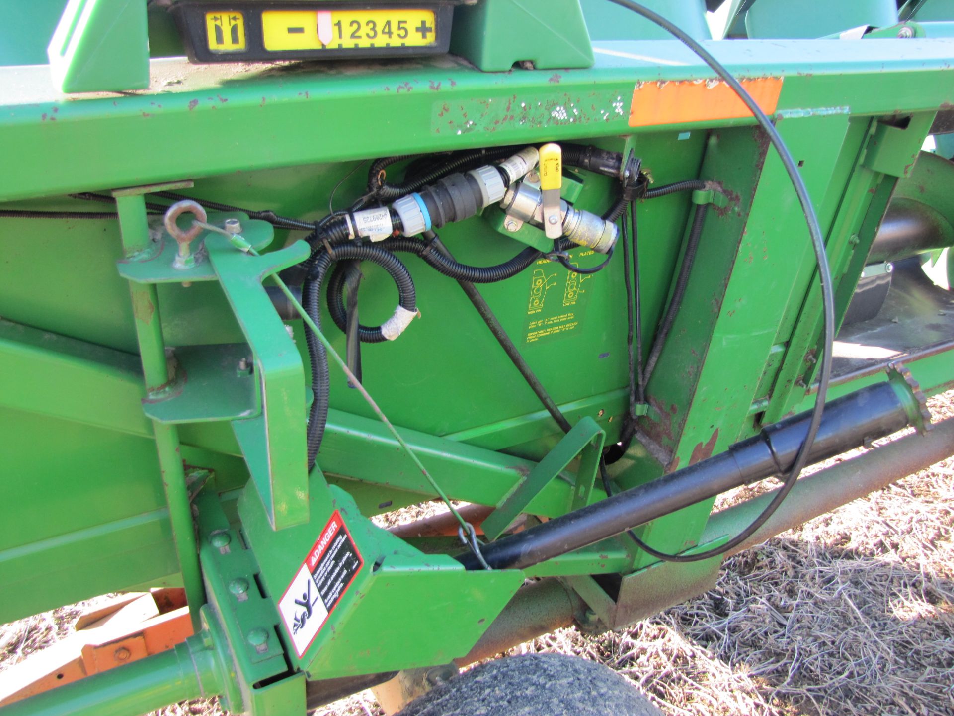 JD 893 corn head - Image 19 of 25