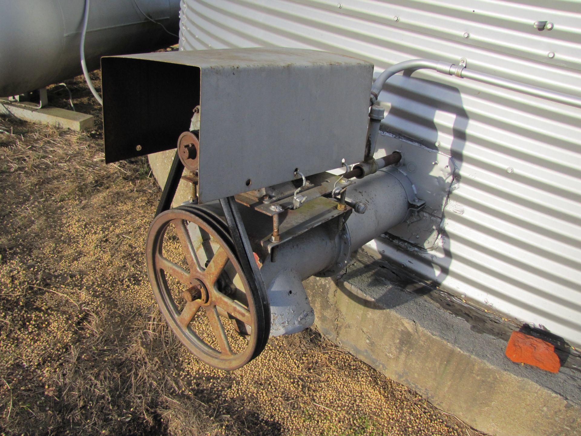 27’ x 7-ring grain bin - Image 14 of 14