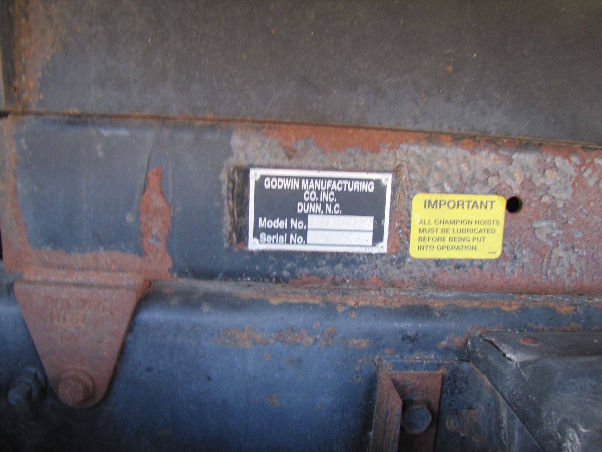 1998 International 8100 dump truck - Image 16 of 50