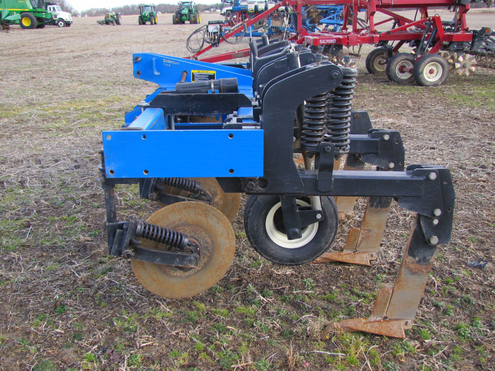 DMI 2500 5-shank in-line ripper, 3 pt, spring loaded no till shanks - Image 2 of 15