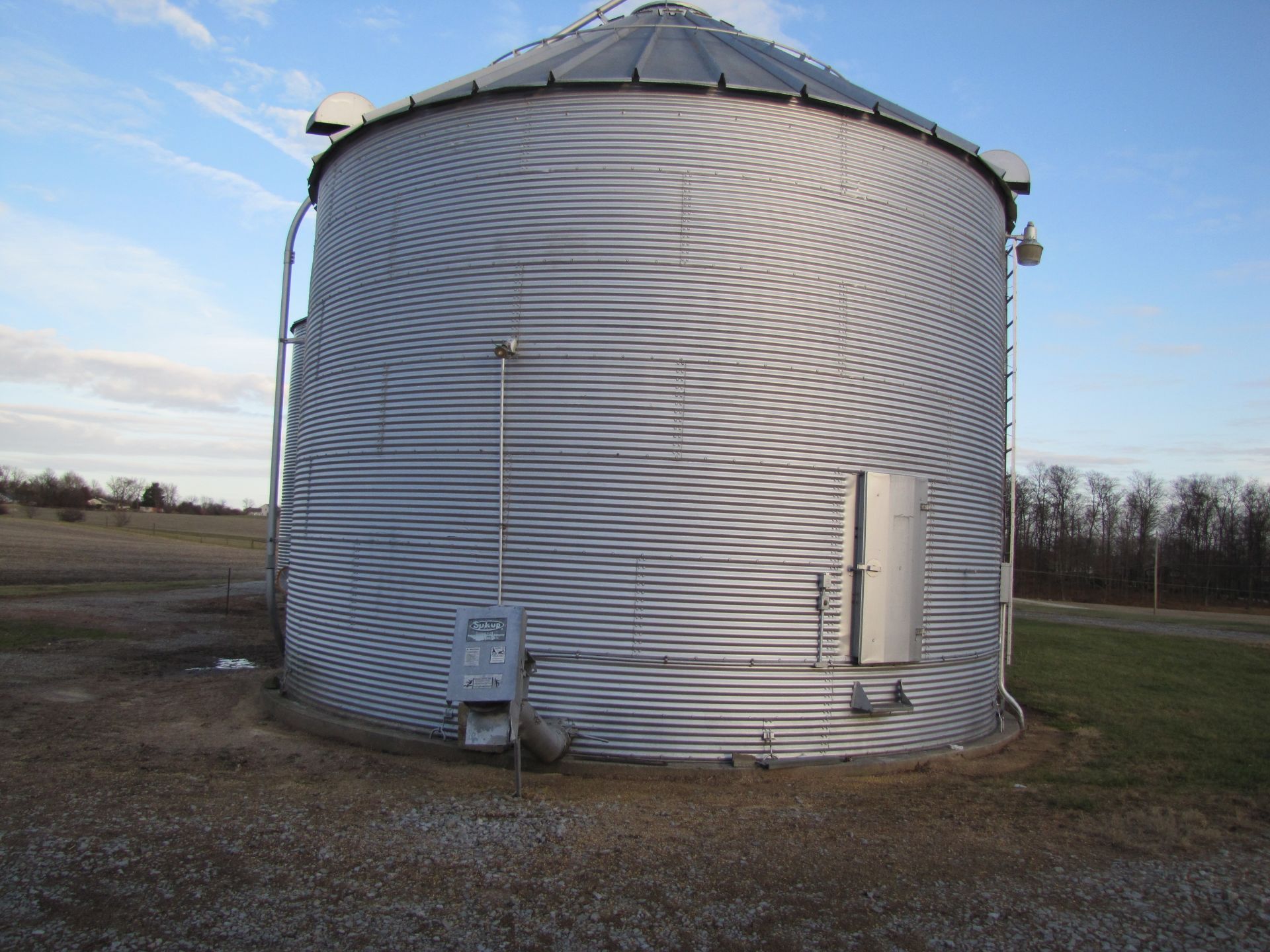 24’ x 7-ring grain bin - Image 3 of 16