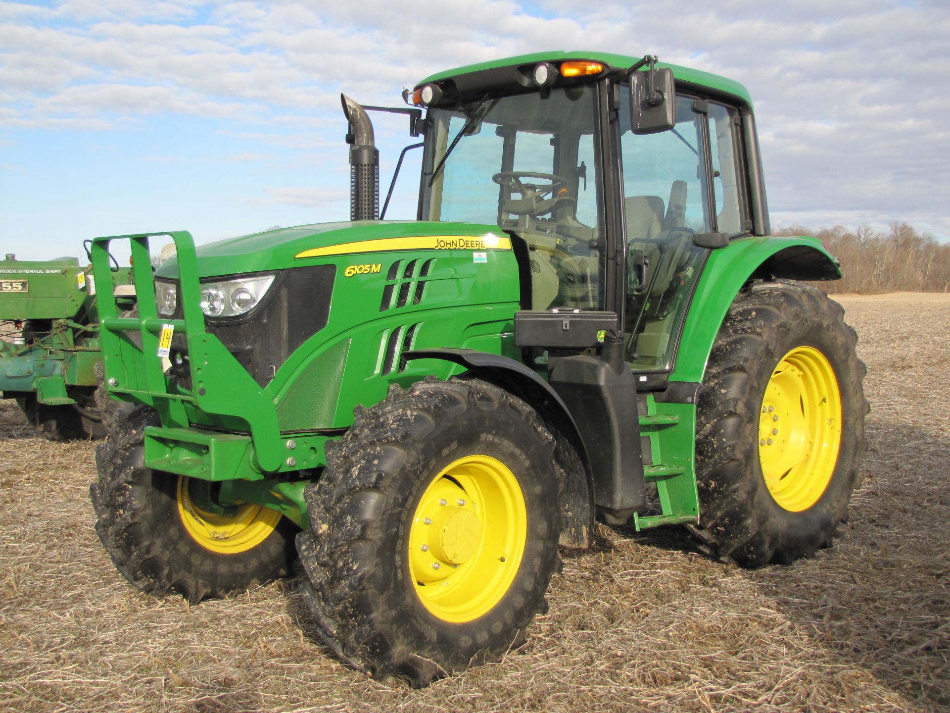John Deere 6105 M tractor