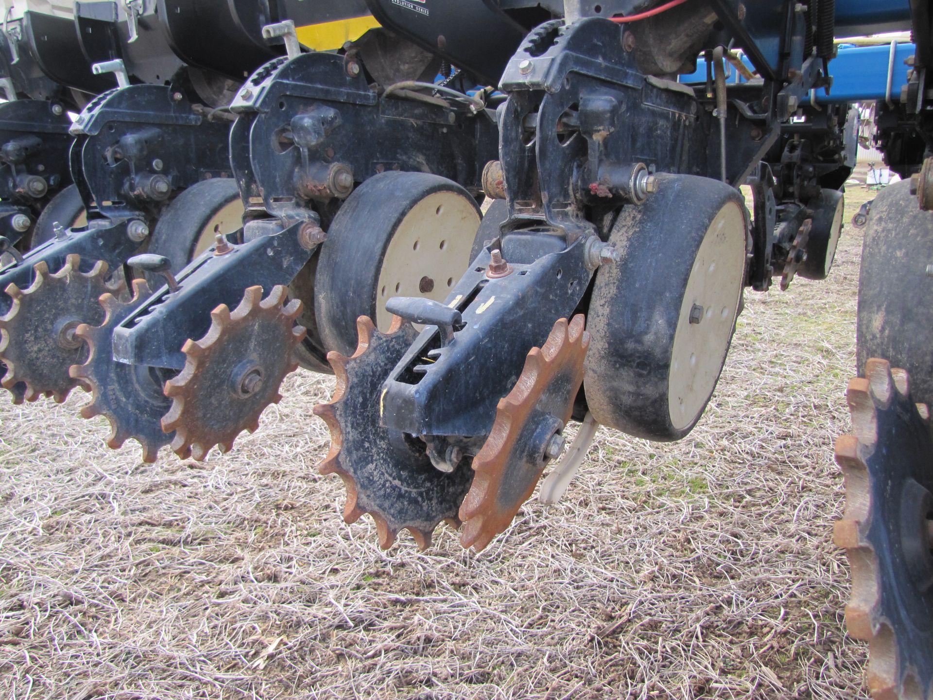 Kinze 3400 23-row planter - Image 19 of 38