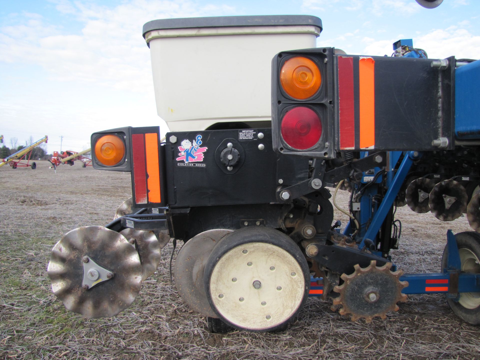 Kinze 3400 23-row planter - Image 24 of 38