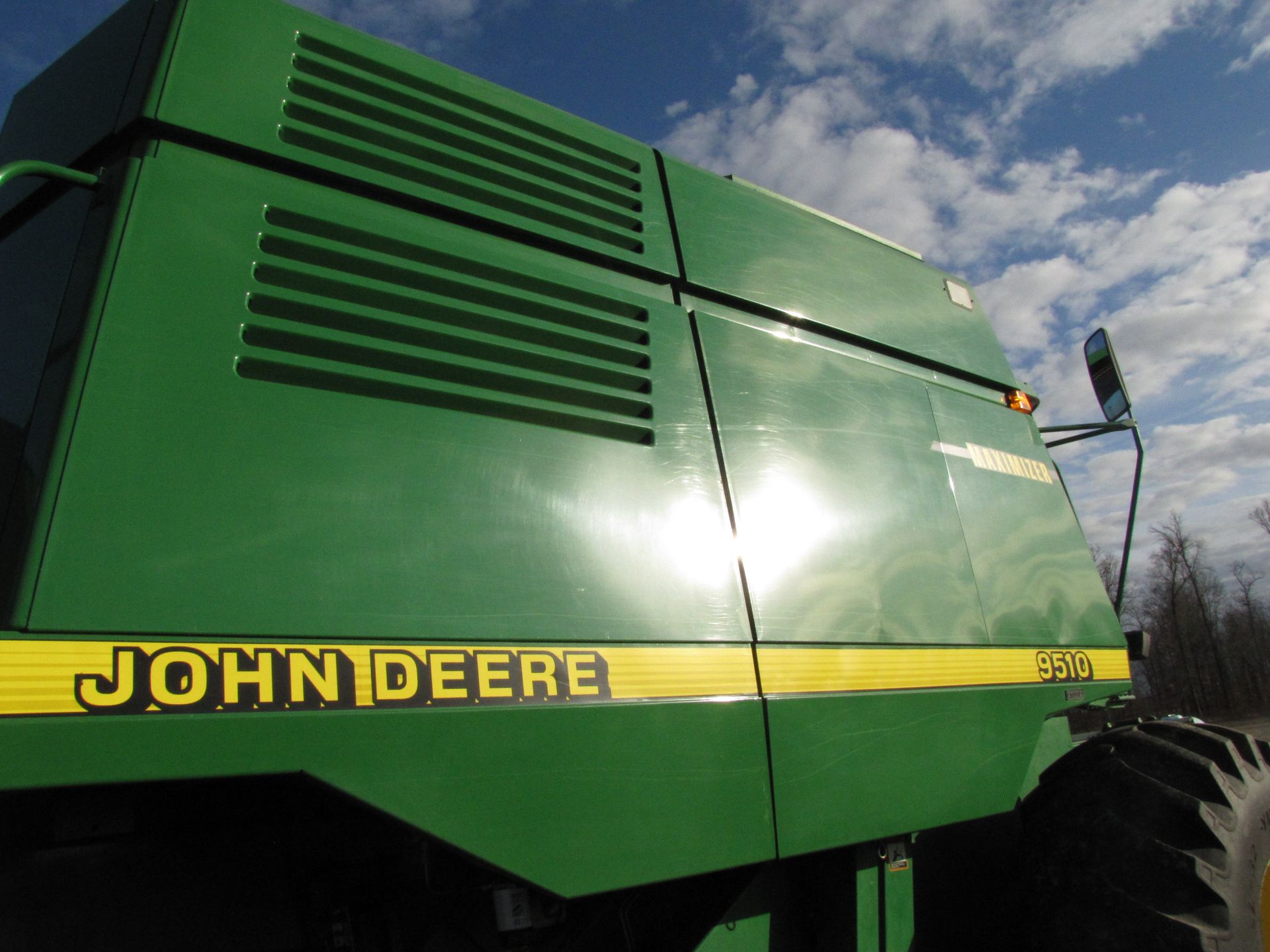 John Deere 9510 Combine - Image 47 of 78