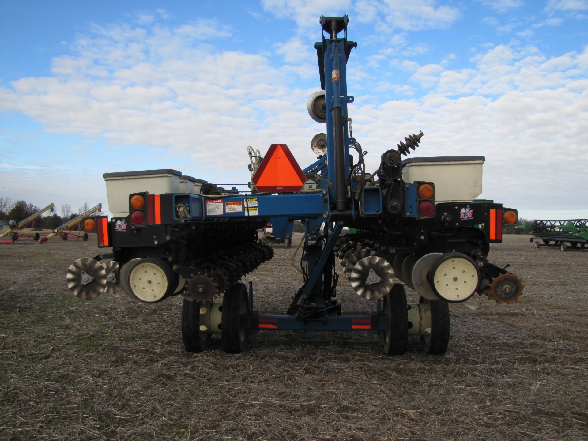 Kinze 3400 23-row planter - Image 4 of 38