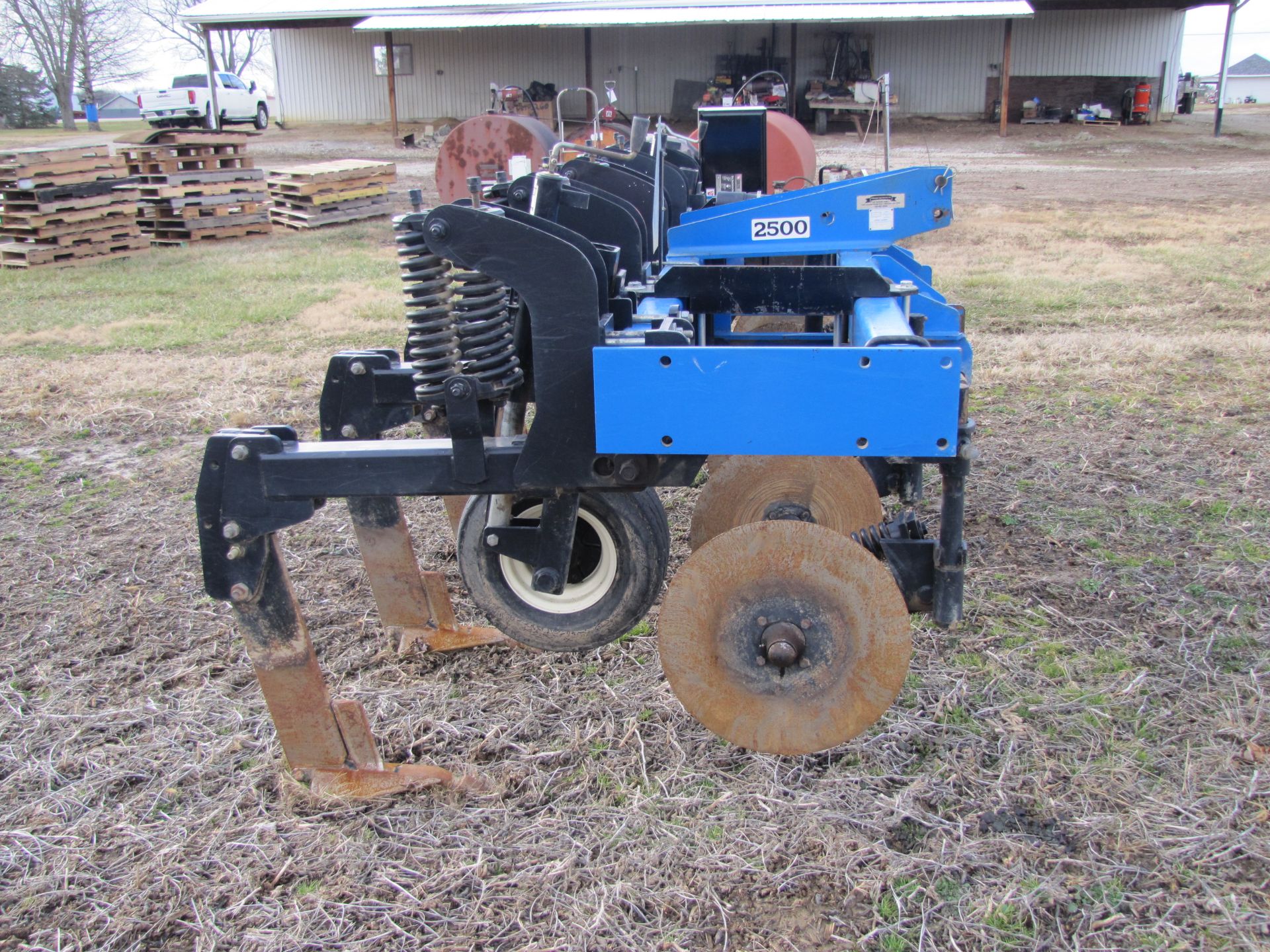 DMI 2500 5-shank in-line ripper, 3 pt, spring loaded no till shanks - Image 6 of 15