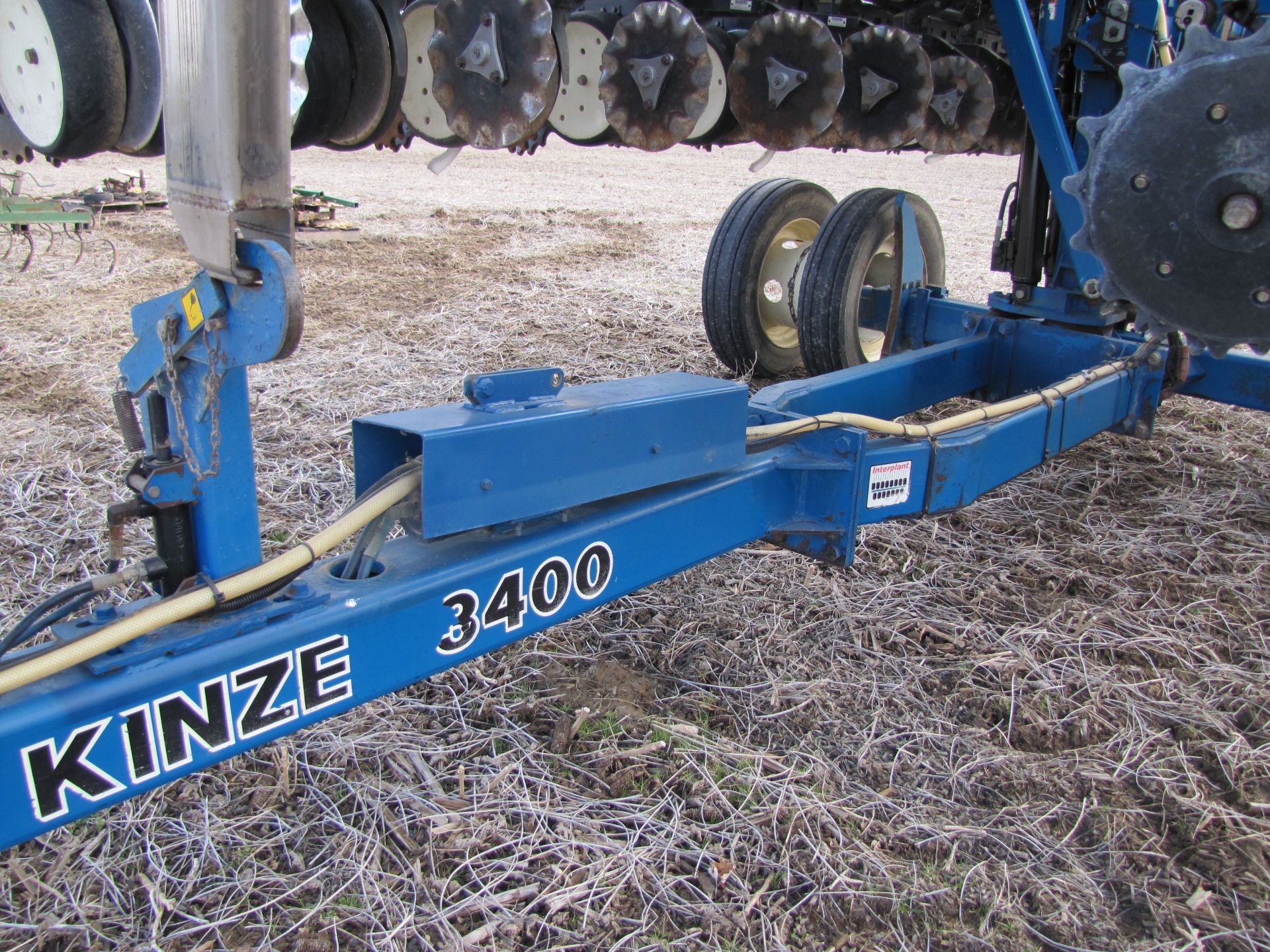 Kinze 3400 23-row planter - Image 33 of 38
