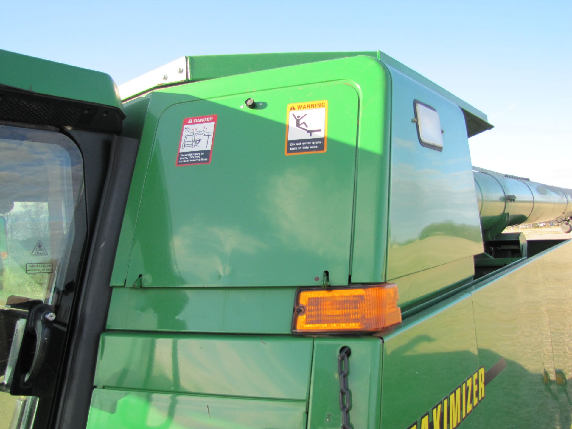 John Deere 9510 Combine - Image 63 of 78