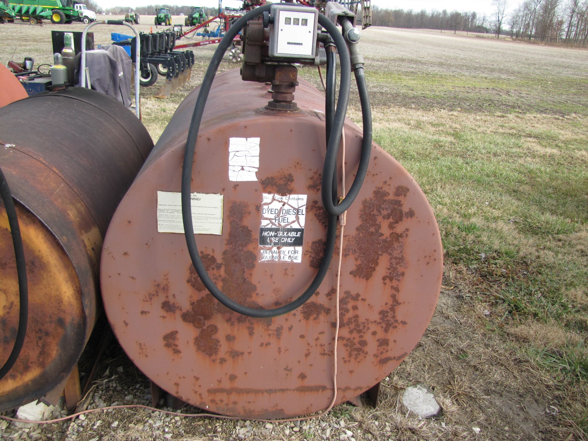 500 gallon fuel tank w/ electric pump - Image 2 of 9