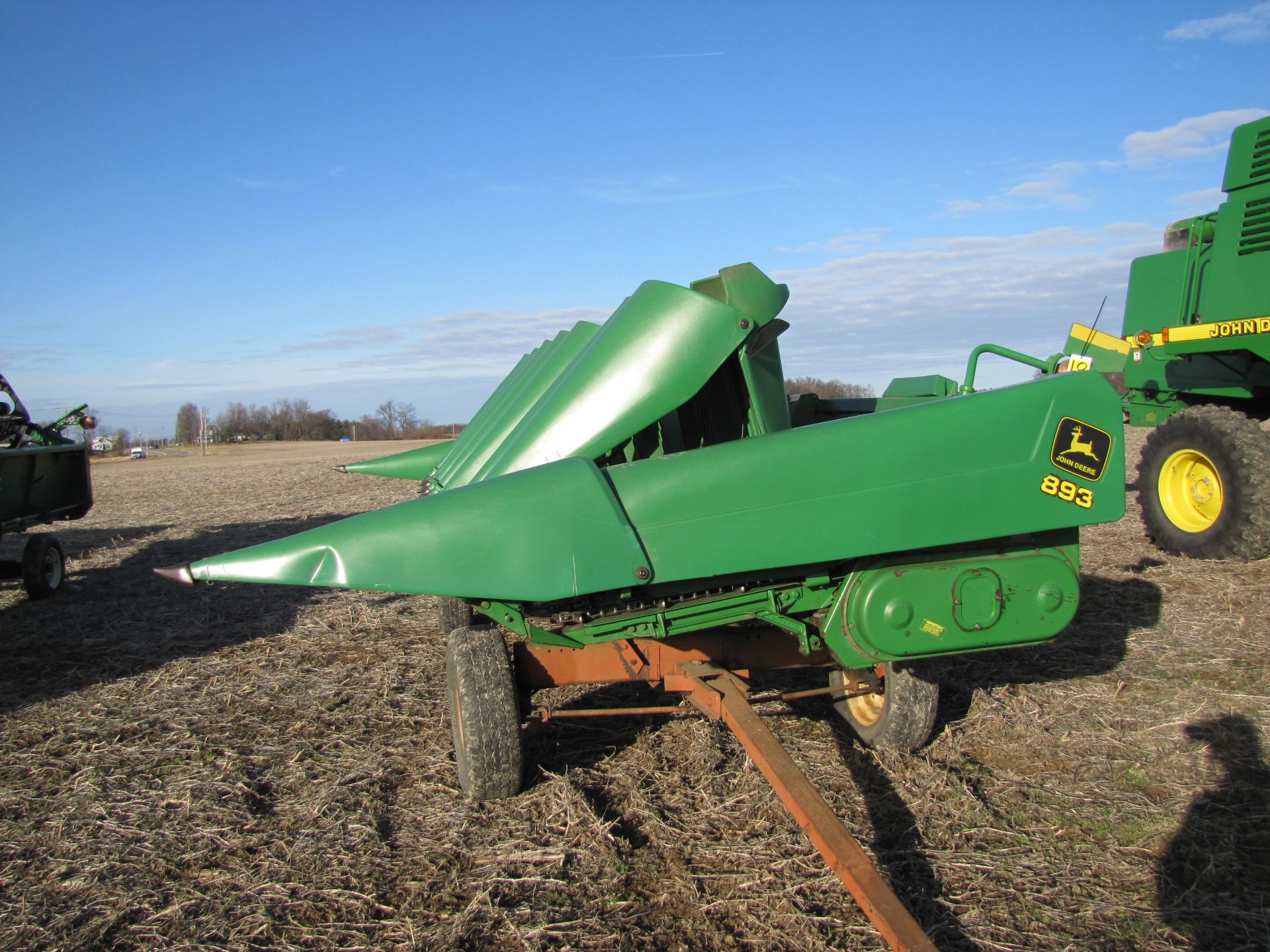 JD 893 corn head