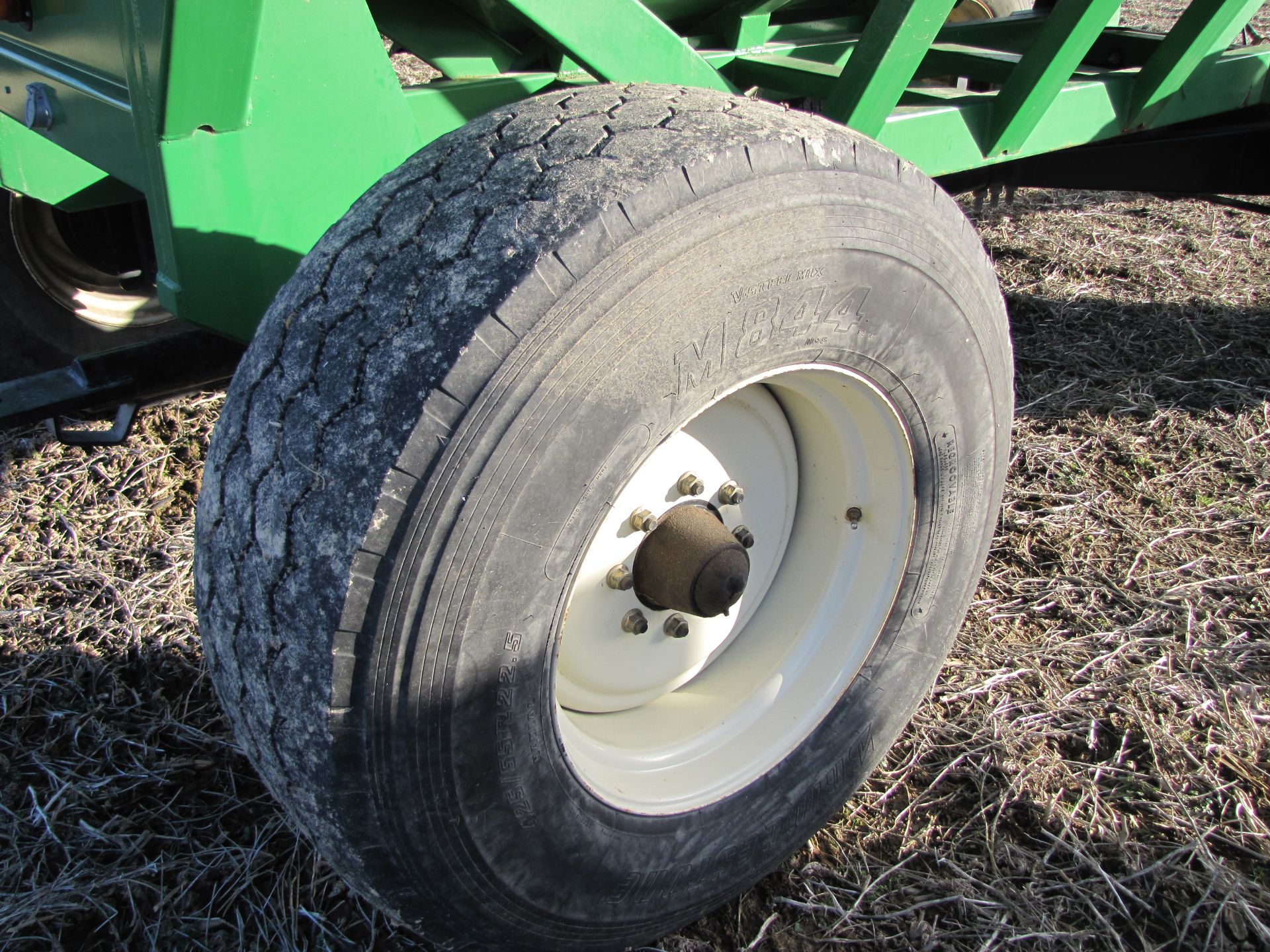 J & M 540 gravity bed wagon - Image 8 of 24