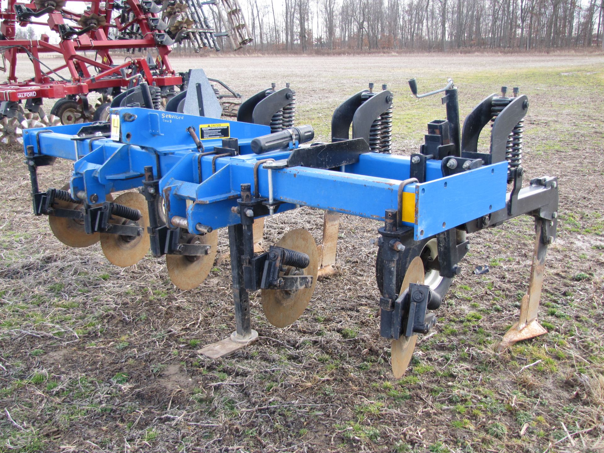 DMI 2500 5-shank in-line ripper, 3 pt, spring loaded no till shanks