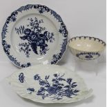 18th century Worcester blue and white "Wispy Chrysanthemum Sprays" pattern cabbage leaf dish, 26cm