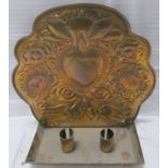 Arts and Crafts copper wall sconce, the lobed back with repousse heart motif and floral