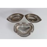 Edward VII silver dish by Holland, Aldwinckle & Slater, London, 1907, and a pair of Edward VII