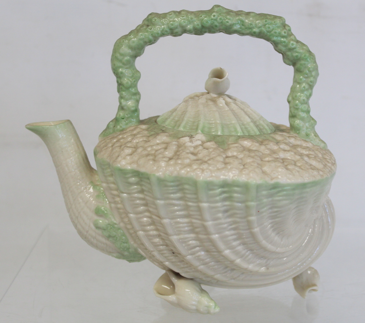 Belleek porcelain "Neptune" pattern part cabaret set of shell form with green borders, comprising: - Image 2 of 14