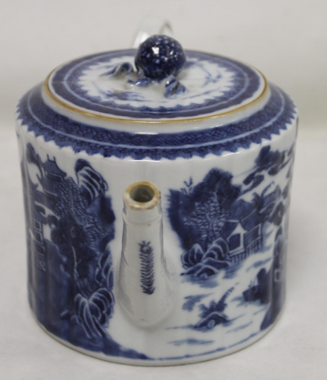 18th century Chinese blue and white porcelain teapot of reeded cylindrical form with entwined - Image 5 of 21