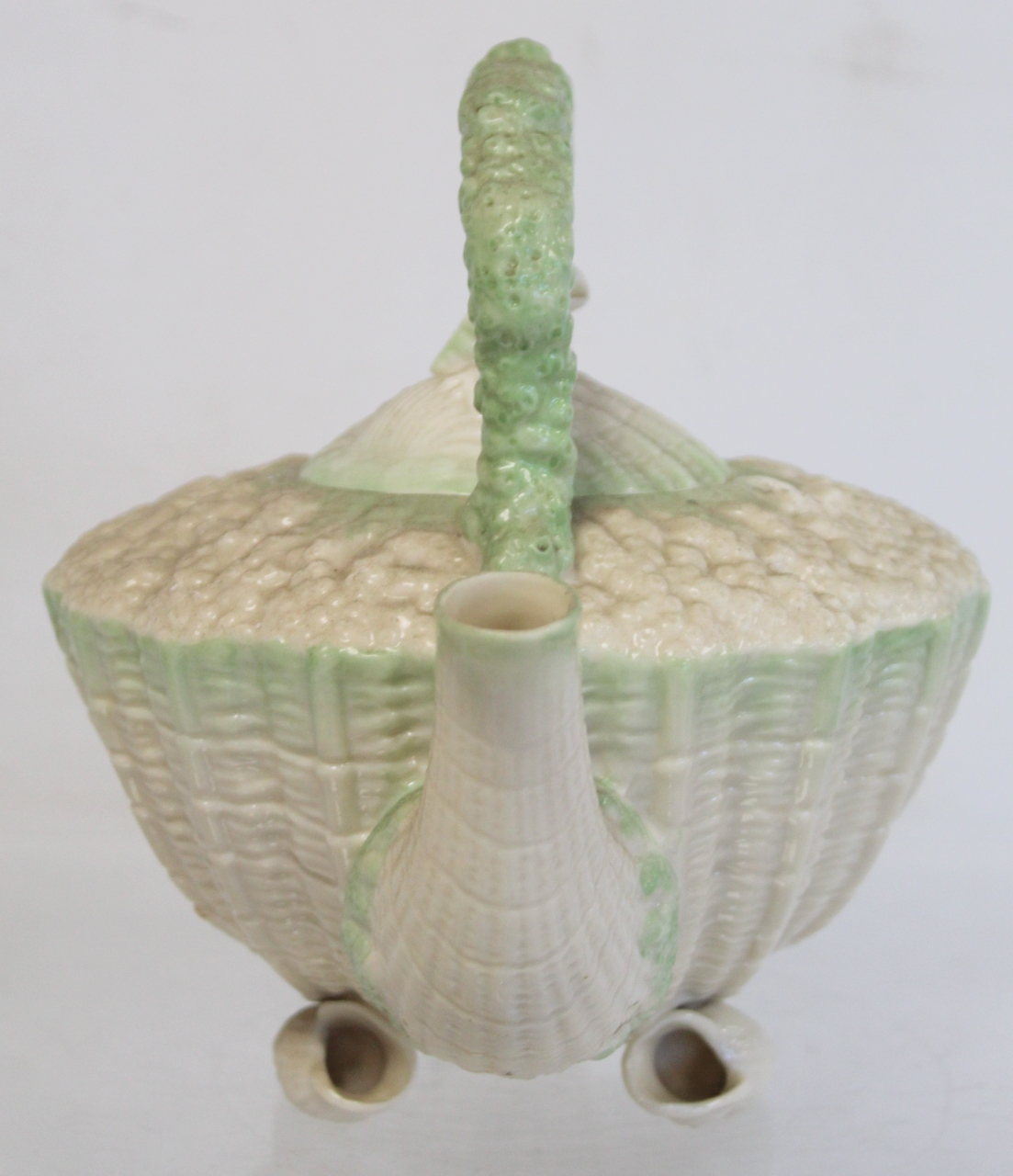 Belleek porcelain "Neptune" pattern part cabaret set of shell form with green borders, comprising: - Image 3 of 14