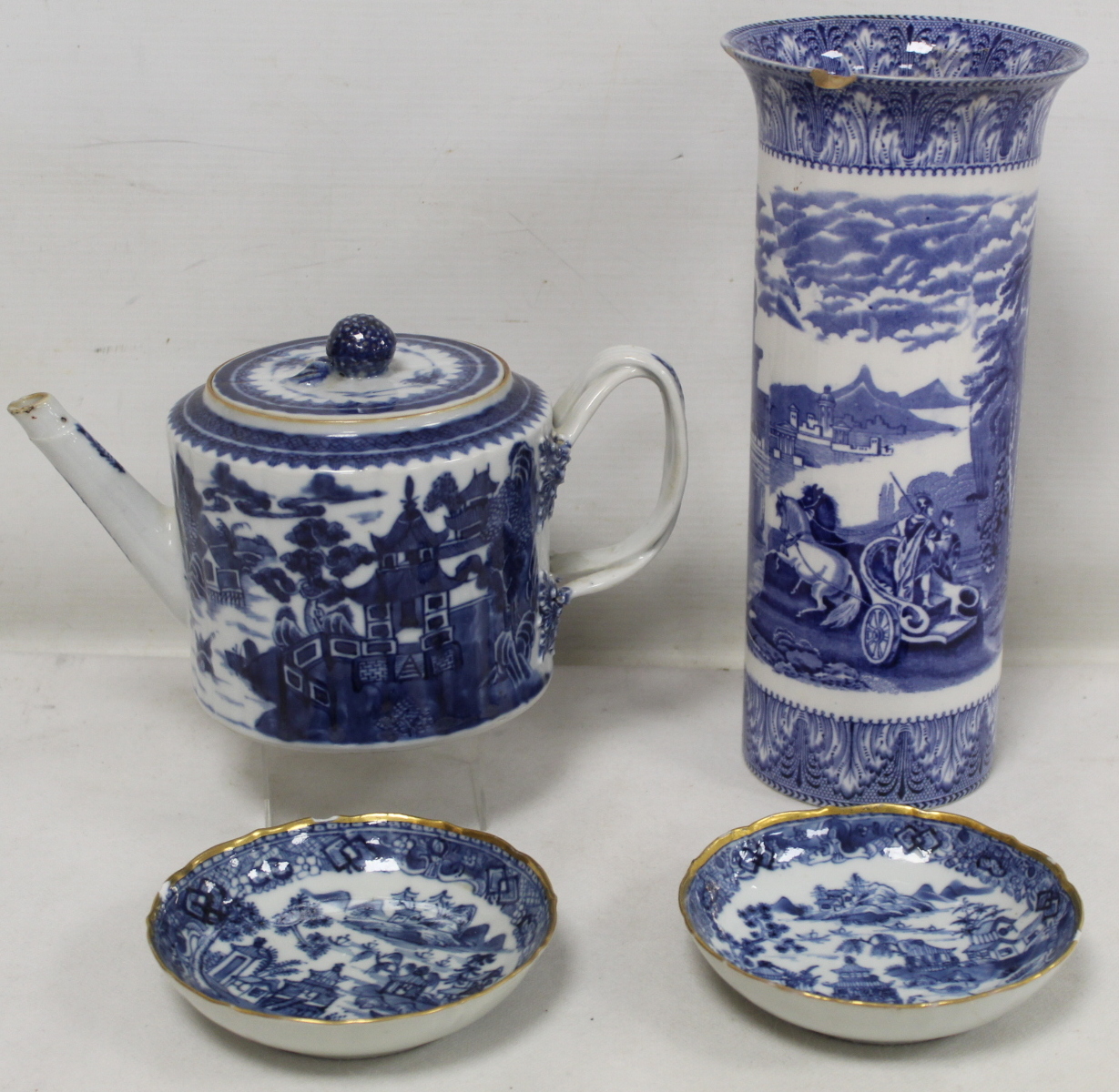 18th century Chinese blue and white porcelain teapot of reeded cylindrical form with entwined