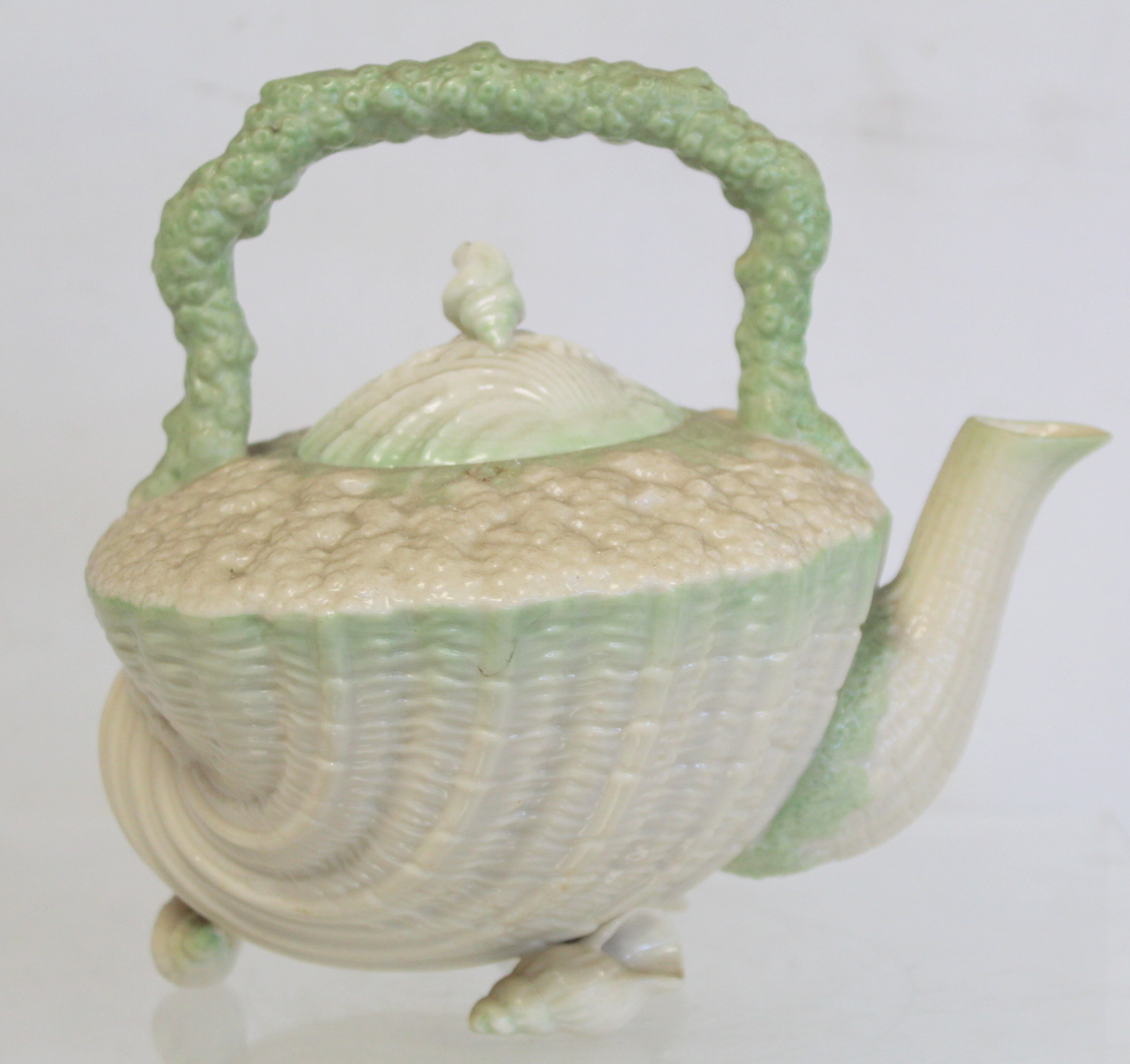 Belleek porcelain "Neptune" pattern part cabaret set of shell form with green borders, comprising: - Image 4 of 14