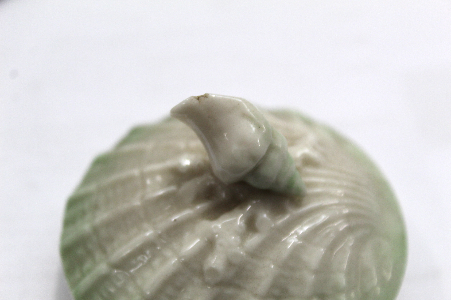 Belleek porcelain "Neptune" pattern part cabaret set of shell form with green borders, comprising: - Image 12 of 14