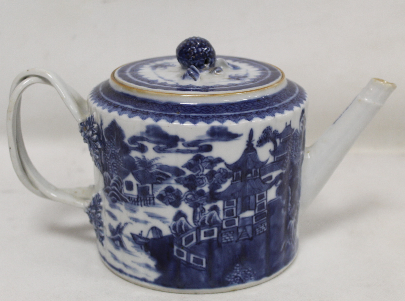 18th century Chinese blue and white porcelain teapot of reeded cylindrical form with entwined - Image 4 of 21