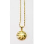 Indian gold button pendant and necklet, '916', 7.7g.