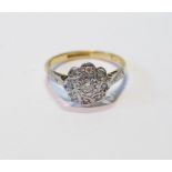 Diamond cluster ring, size J½, 2.8g.