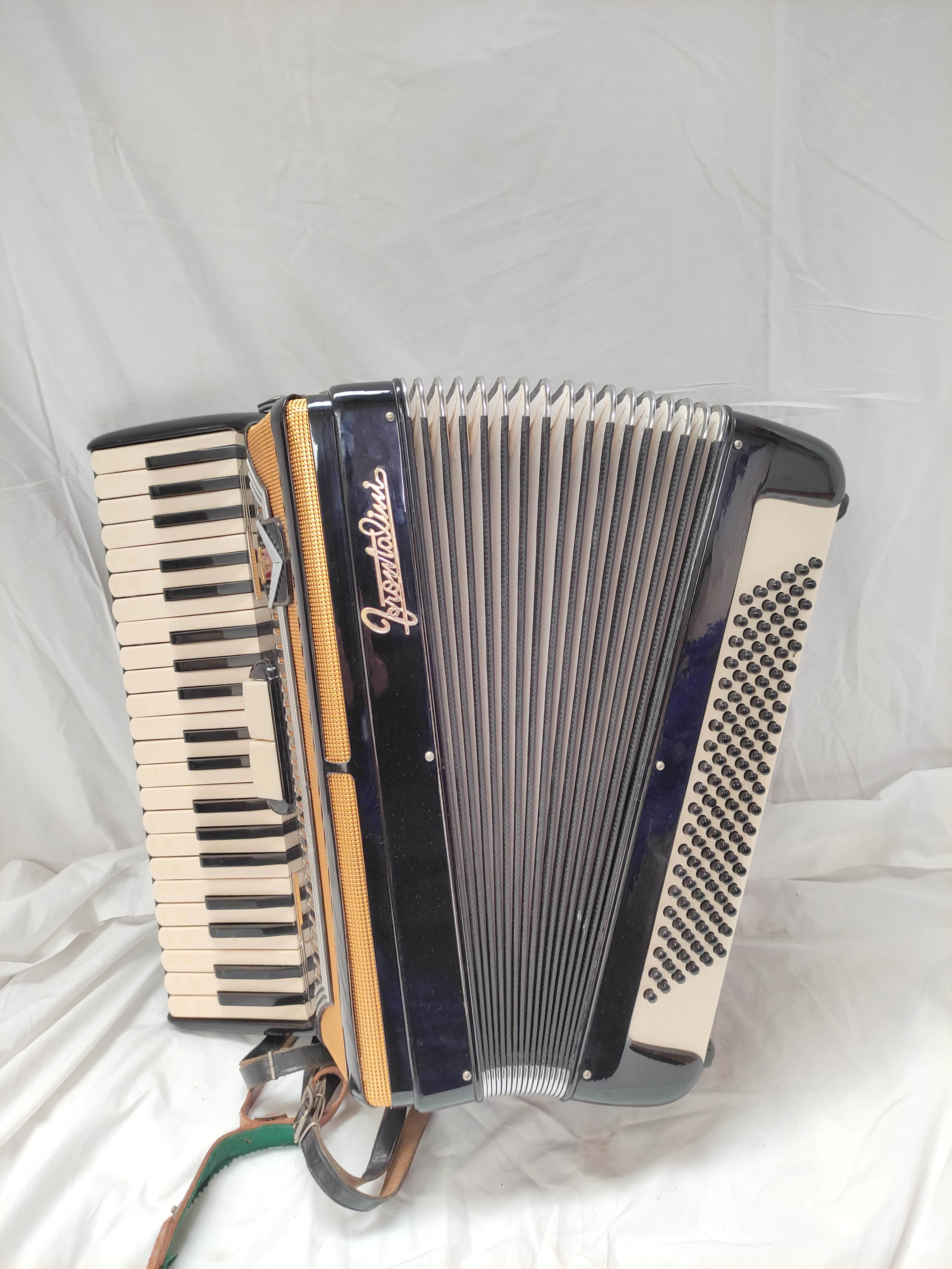 Broutalini boxed accordion in fitted case. - Image 5 of 5