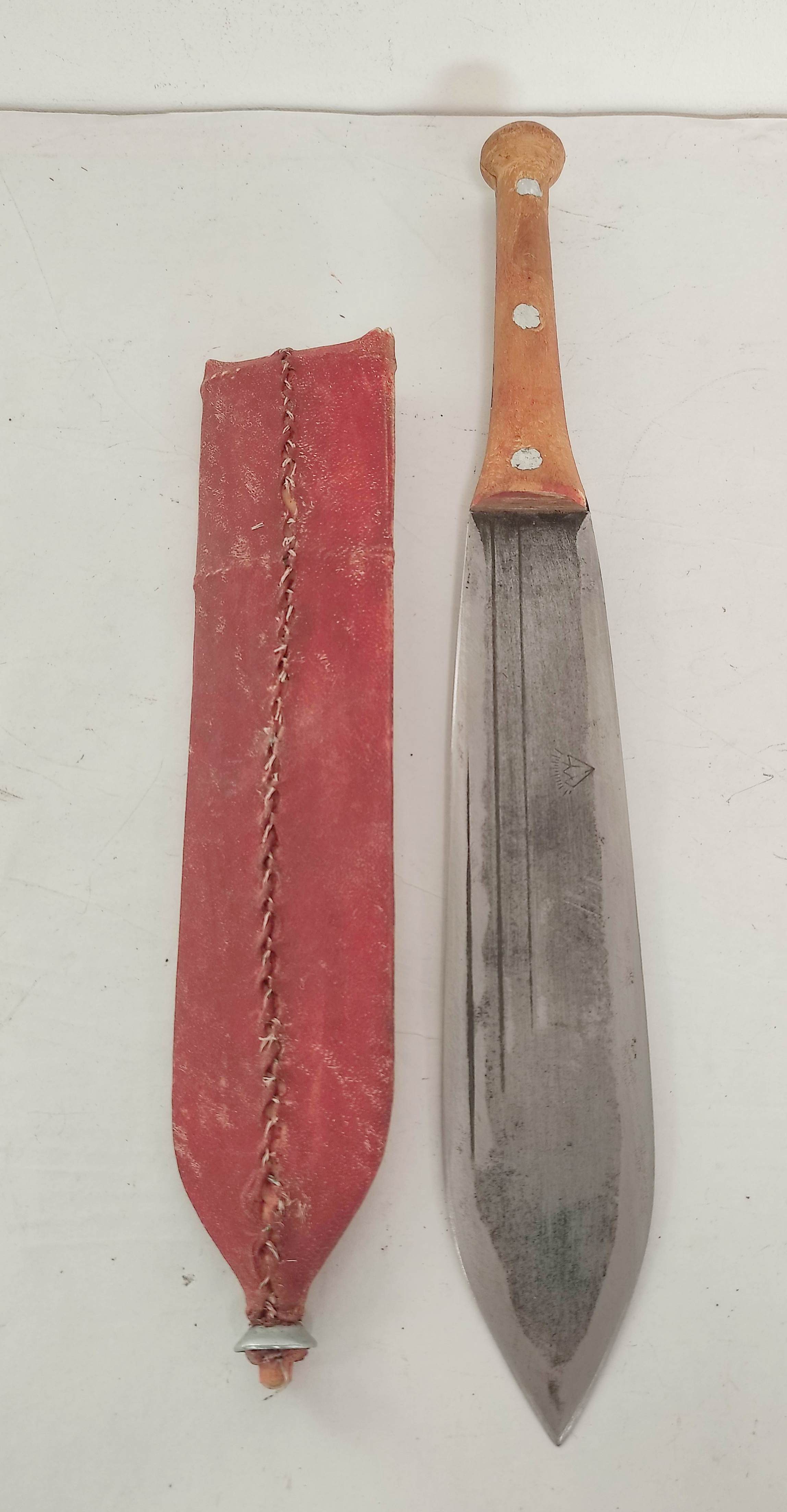 Two tribal edged knifes to include a machete with horn grip from Ayutla Mexico & an African Maasai - Image 5 of 8