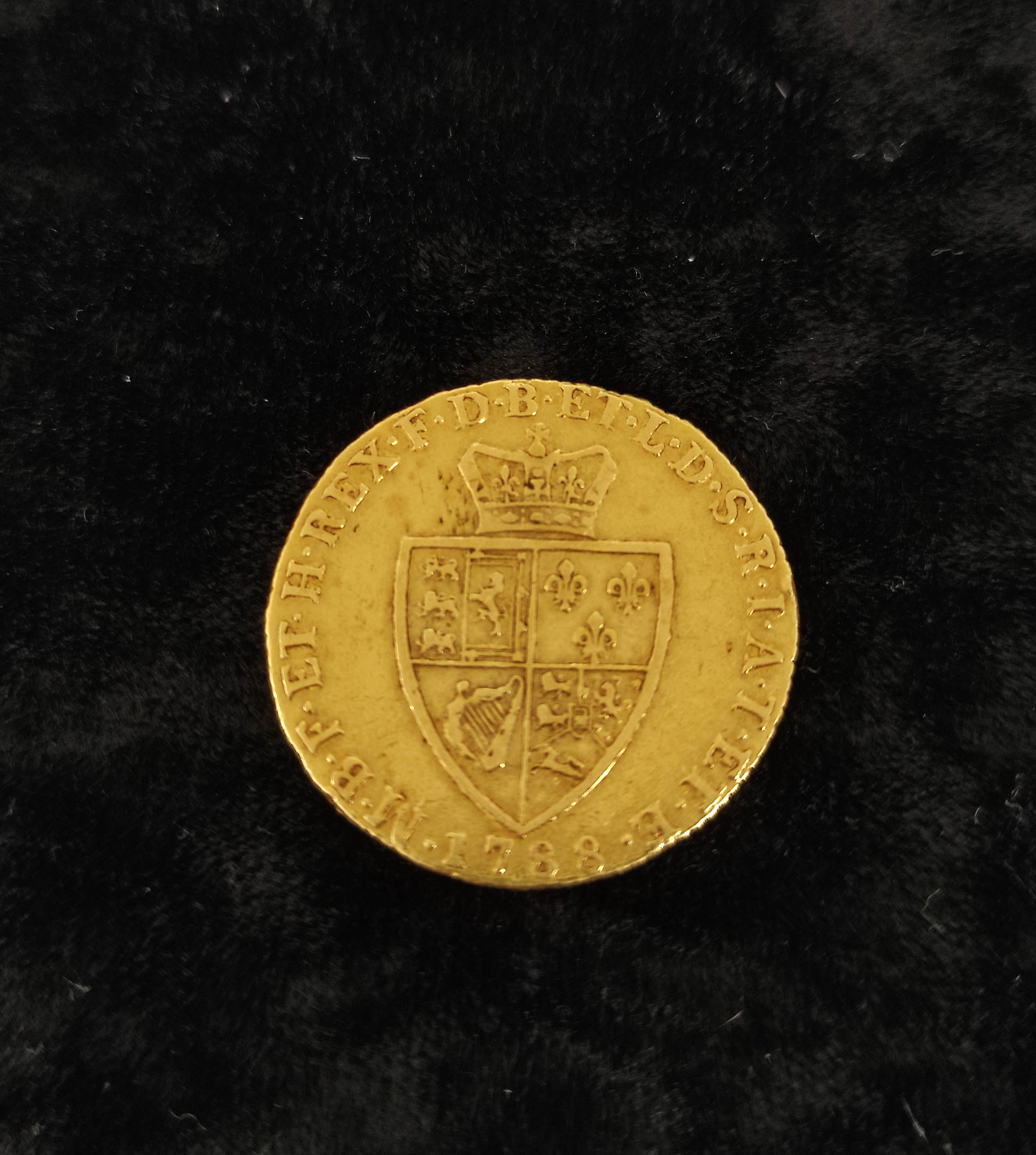United Kingdom. George III 1788 gold Spade Guinea. 5th portrait. G+ 8.2g - Image 3 of 5
