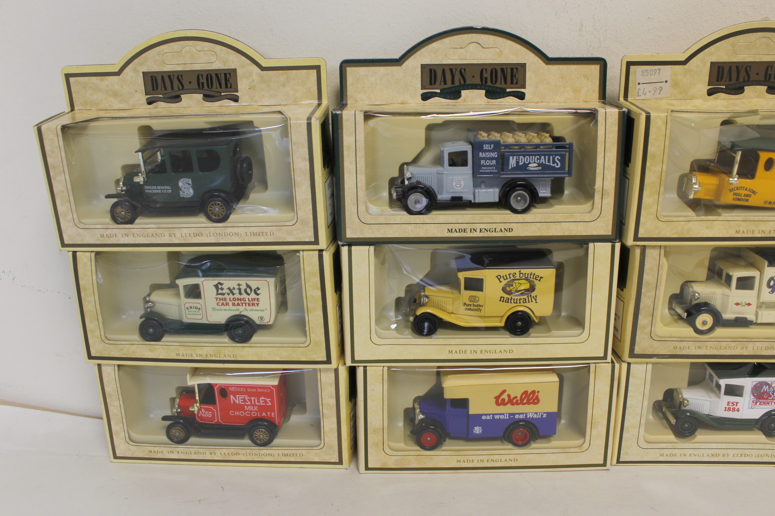 Collection of 32 boxed Lledo Days Gone Vintage Models collector's cars. - Image 4 of 6