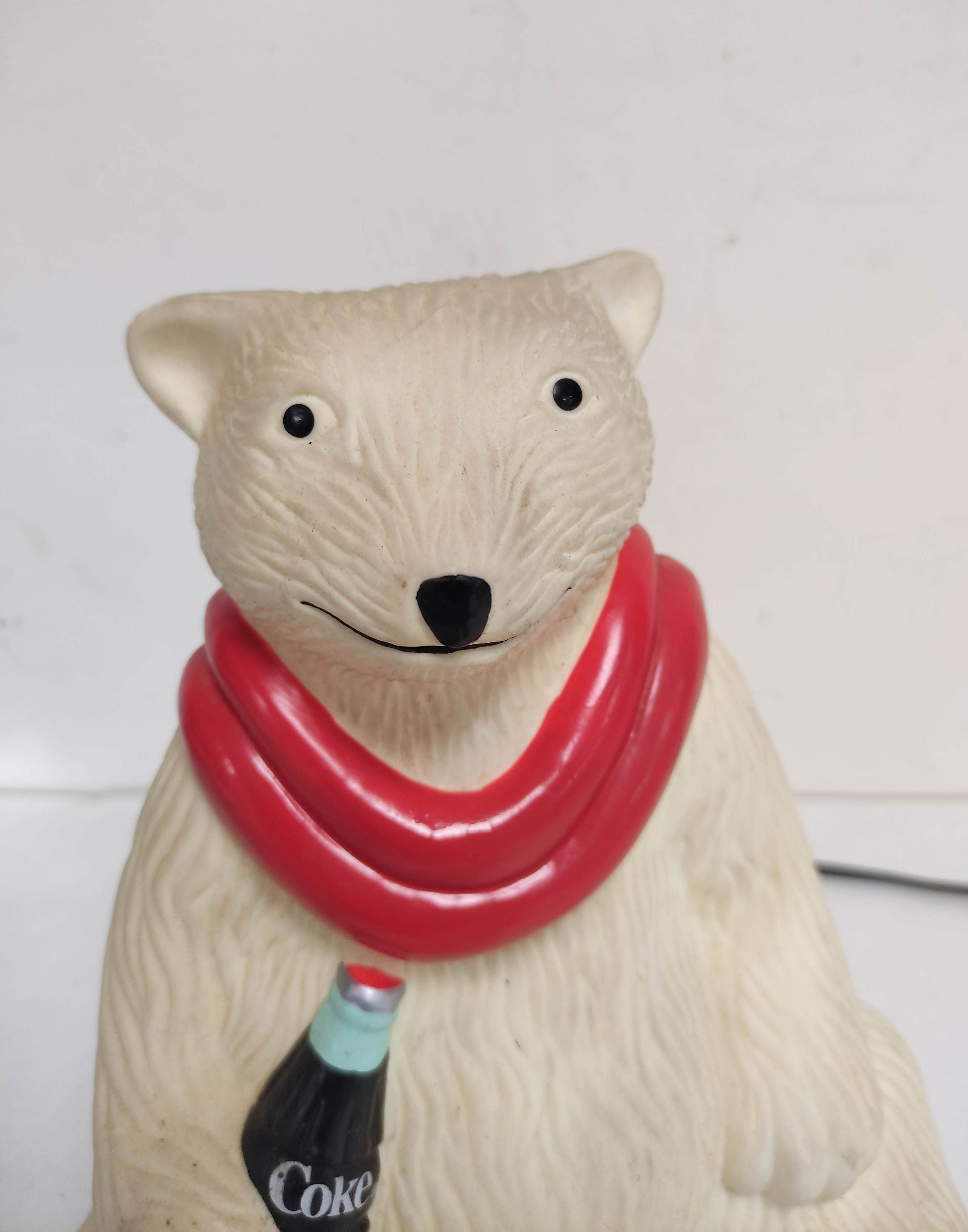 Vintage 1990s Coca Cola polar bear, 240v table lamp of plastic construction. - Image 4 of 5