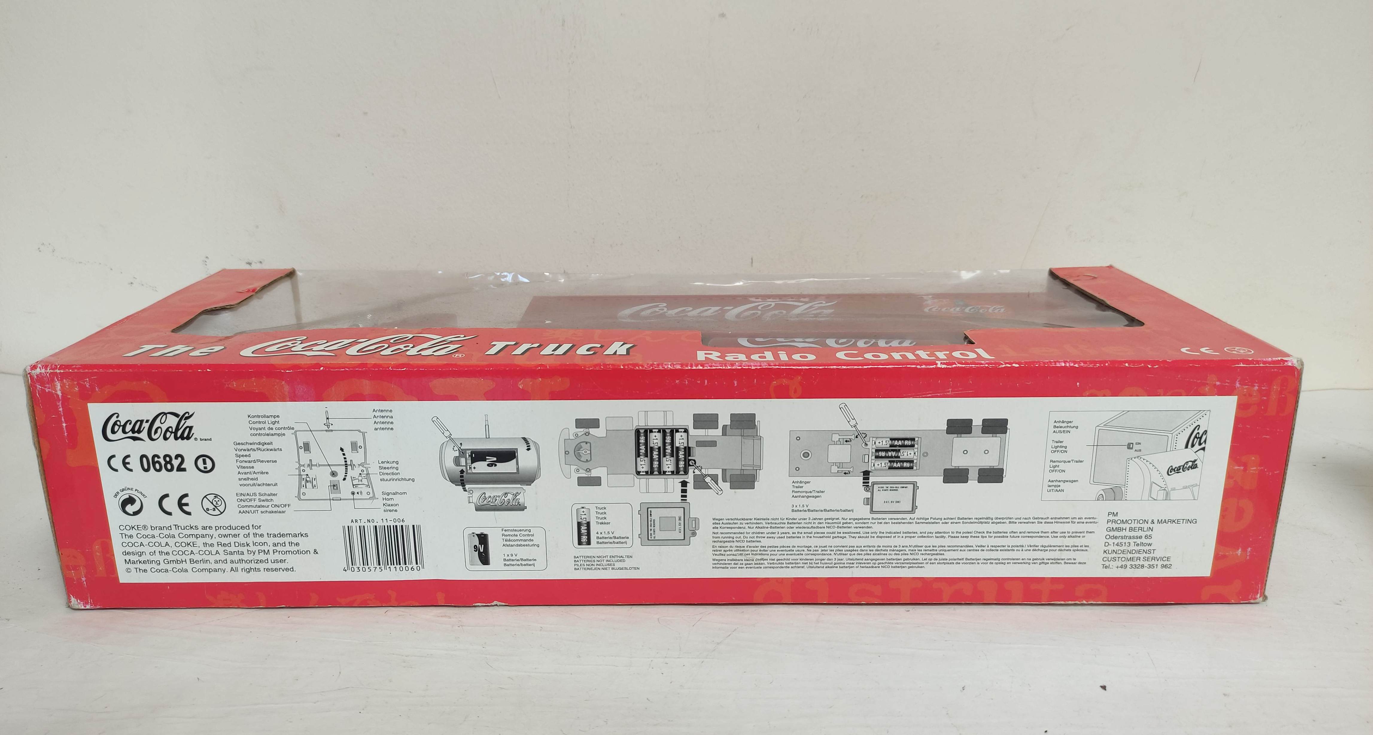 Vintage 1990s boxed Coca Cola radio controlled Coca Cola truck. - Image 4 of 6