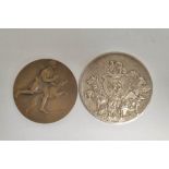 France. Two bronze medals relating to the Canine Society. One in silvered bronze D50mm by L.