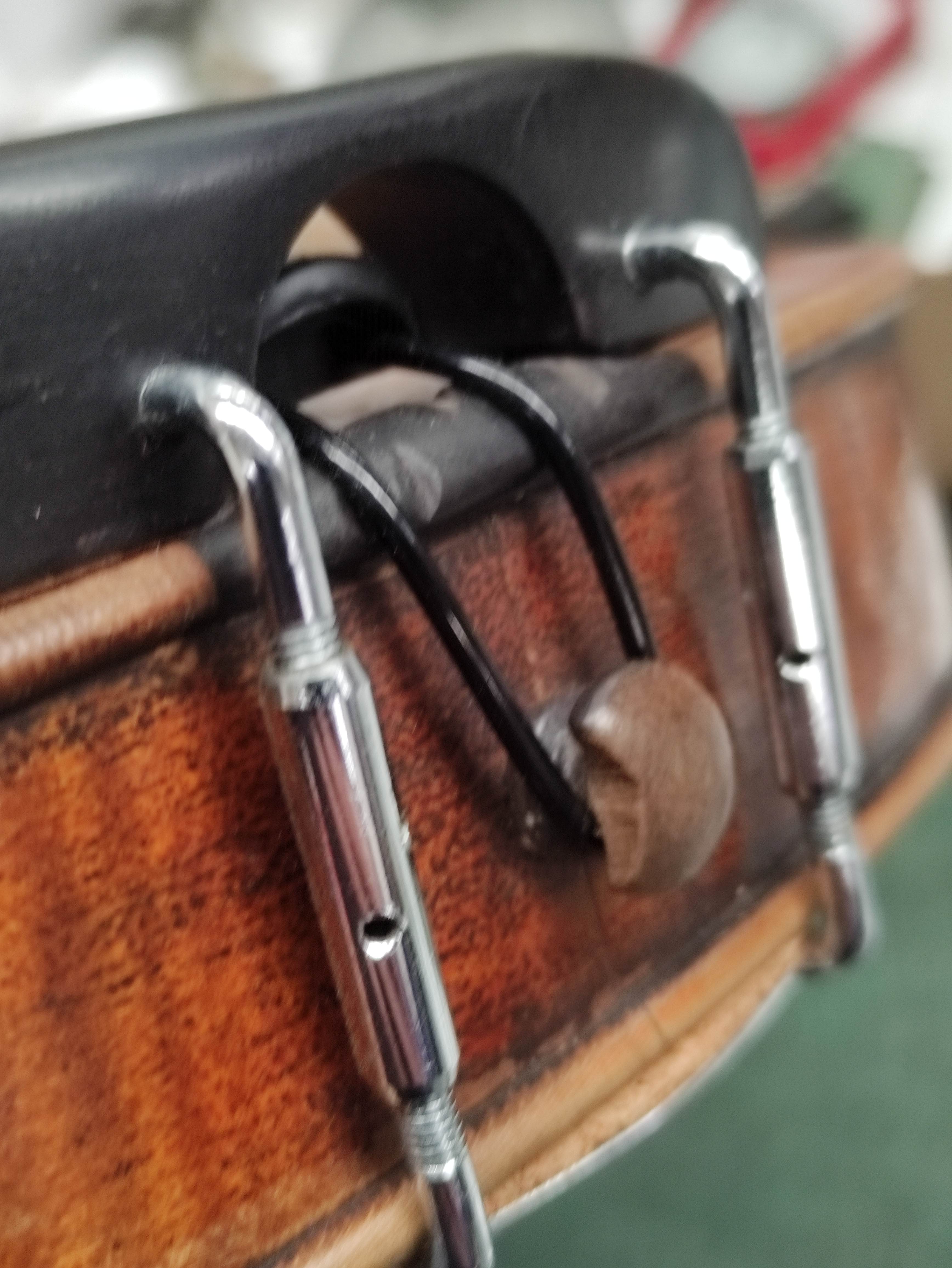 Antique 4/4 size violin with two piece maple back and spruce top. In fitted hard case with two - Image 11 of 11