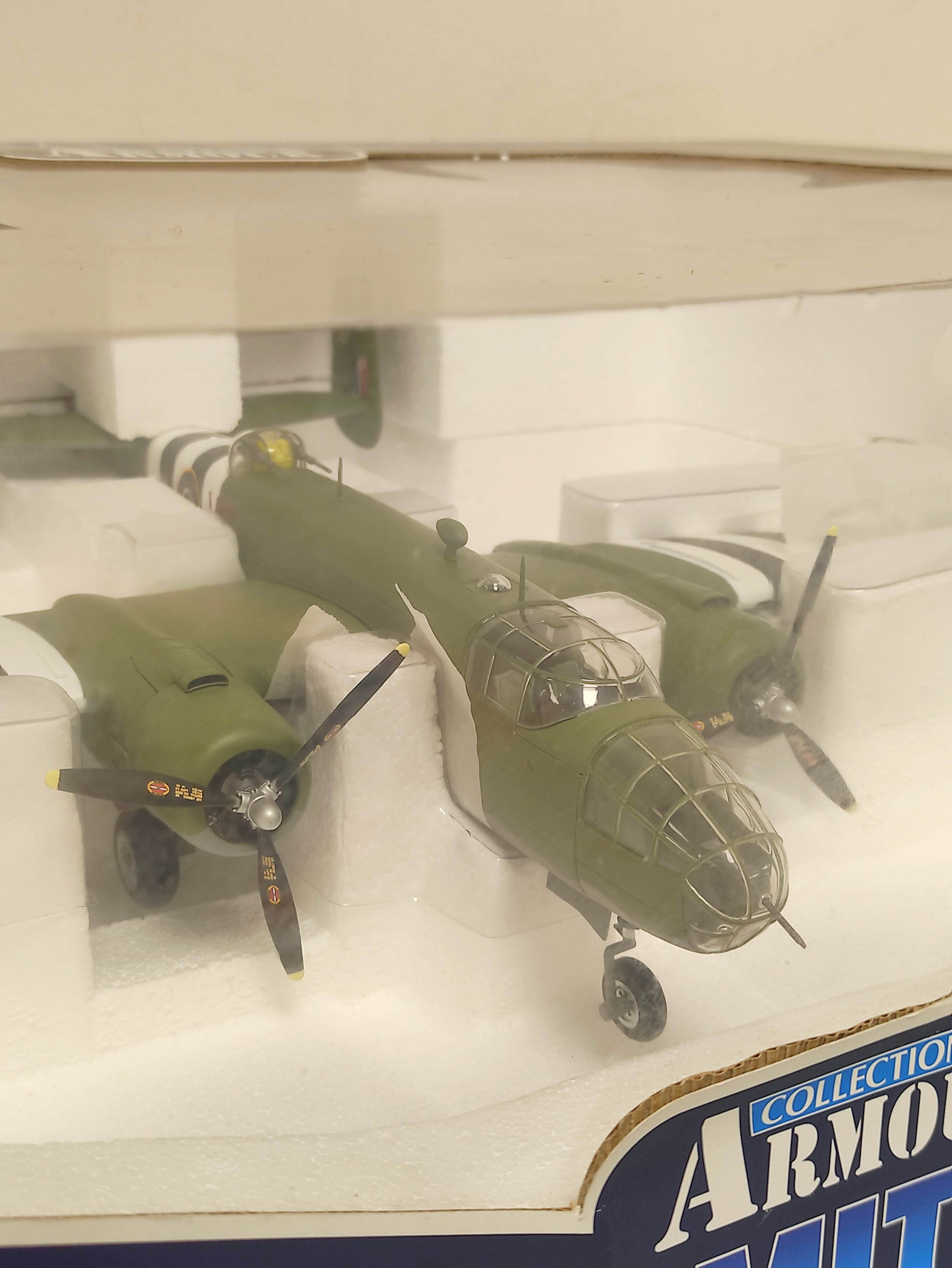 1:48 scale Franklin Mint Armour Collection boxed diecast B25 Mitchell airplane (98183). Ex shop - Image 6 of 7