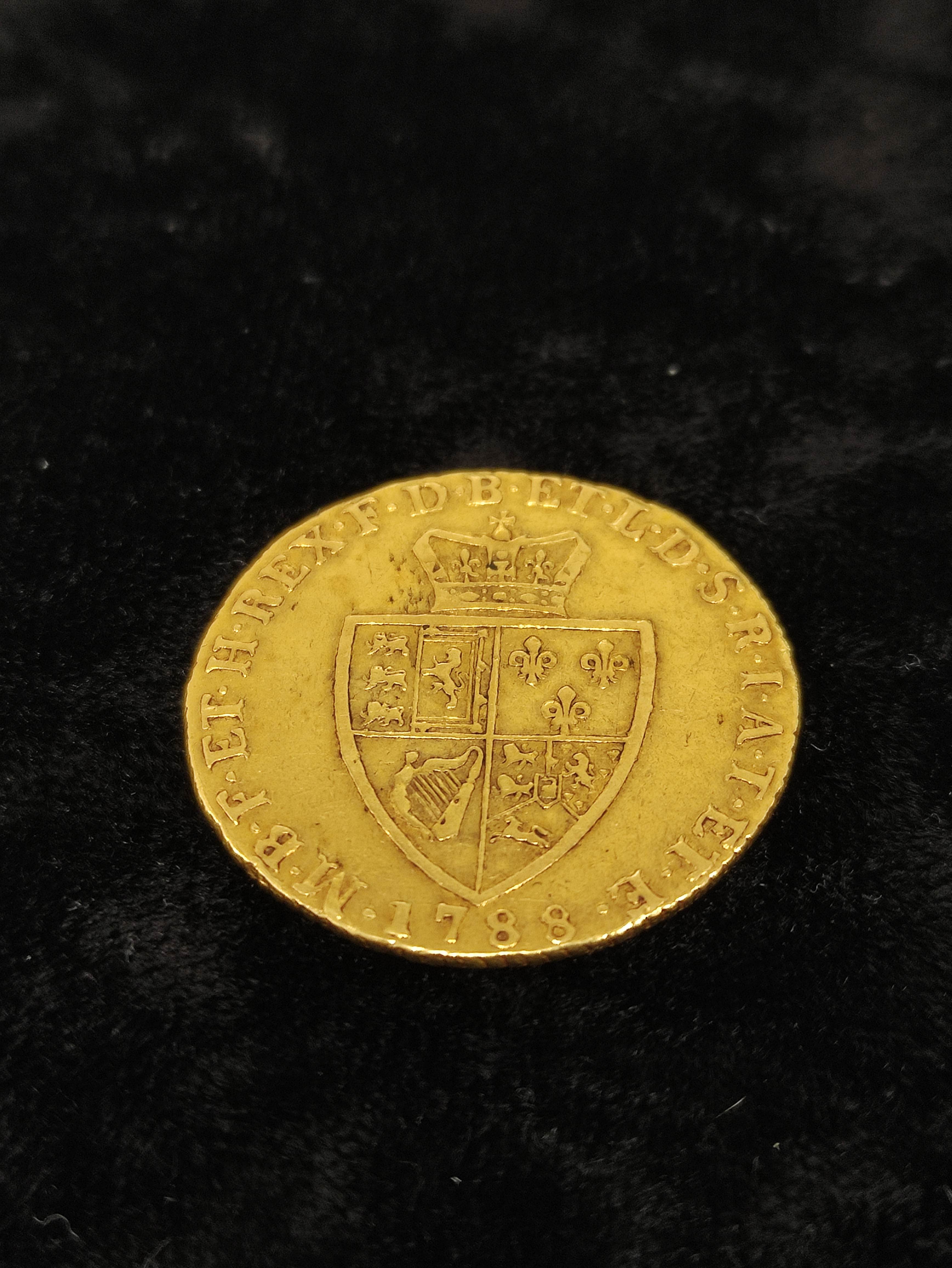 United Kingdom. George III 1788 gold Spade Guinea. 5th portrait. G+ 8.2g - Image 4 of 5